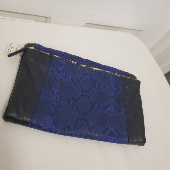 NWT BE&D Blue & Black Python Print Fold-over Zip Close Large Clutch - Picture 10 of 12